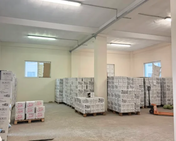 Tirane, jepet me qera ambjent biznesi Kati 2, 736 m² 7.000 € (Yzberish)