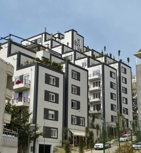 Tirane, shitet apartament 3+1+Aneks+Ballkon Kati 5, 178 m² (Kompleksi FZ)