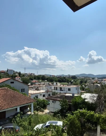 Tirane, shitet truall , 1.000 m² 150.000 € (farke)