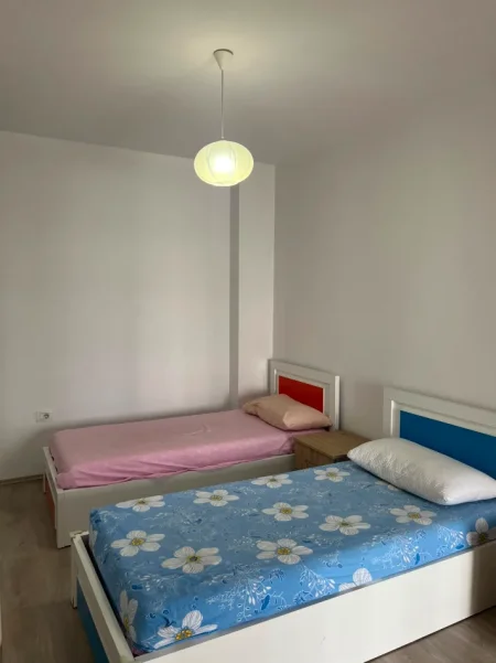 Tirane, jepet me qera apartament 2+1 Kati 4, 106 m² 550 € (Siri Kodra)