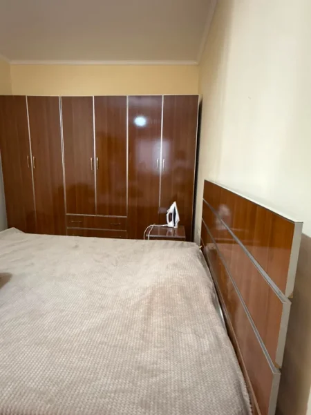 Tirane, jepet me qera apartament 1+1 Kati 3, 65 m² 450 € (21 Dhjetori)