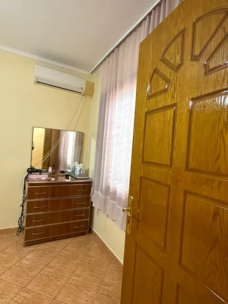 Tirane, jepet me qera apartament 1+1 Kati 3, 65 m² 450 € (21 Dhjetori)