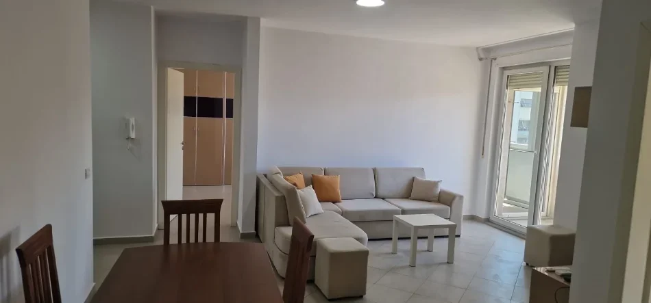 Tirane, jepet me qera apartament 2+1 Kati 3, 95 m² 500 € (Vila L ne Astir)
