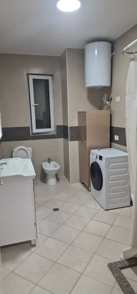Tirane, jepet me qera apartament 2+1 Kati 3, 95 m² 500 € (Vila L ne Astir)