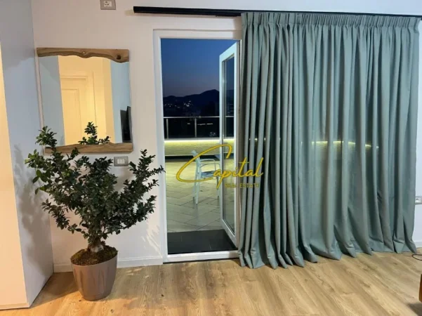 Tirane, jepet me qera apartament+verande | Penthouse 1+1 Kati 9, 100 m² 1.400 € (ISH BLLOKU)