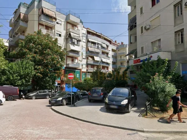 Tirane, shitet dyqan Kati 0, 485 m² 970.000 € (Fresku)