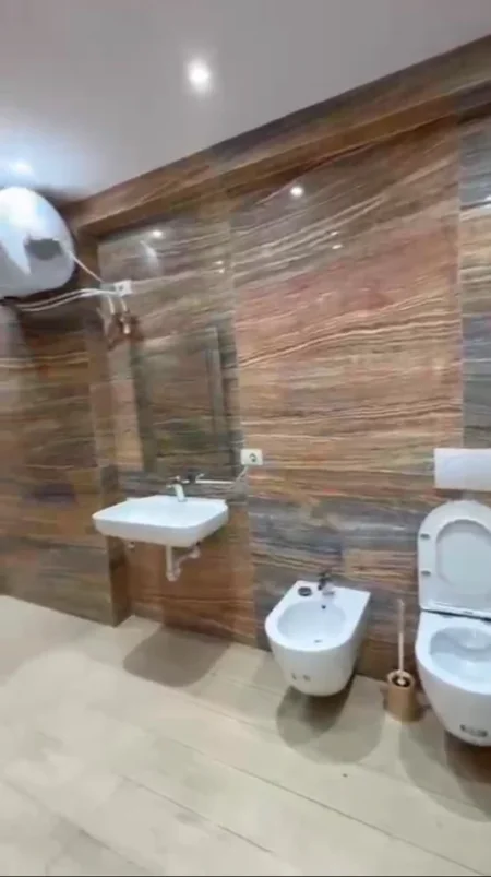 Tirane, jepet me qera ambjent biznesi , 155 m² 2.600 € (Rruga e Kavajes)