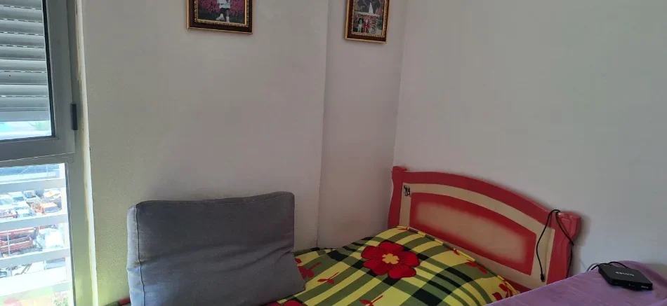 Tirane, jepet me qera apartament 2+1 Kati 2, 76 m² 550 € (RRUGA 5 MAJI)