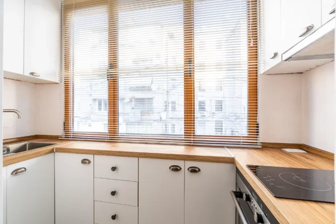 Tirane, jepet me qera apartament 1+1 Kati 2, 40 m² 500 € (SHKOLLA E KUQE)