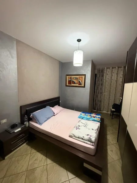Tirane, jepet me qera apartament 2+1 Kati 5, 75 m² 600 € (21 DHJETORI)