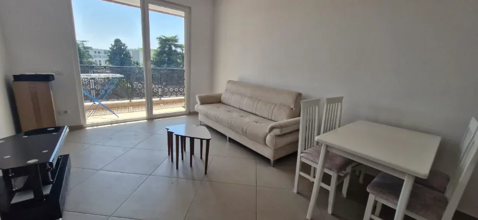 Tirane, jepet me qera apartament 1+1 Kati 2, 74 m² 500 € (RRUGA E DIBRES)