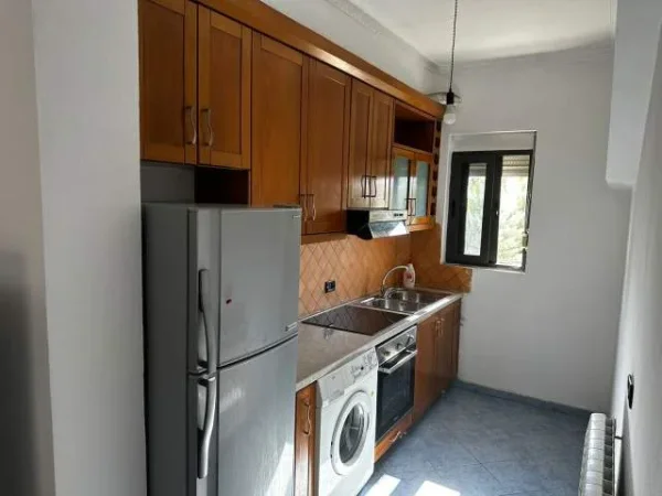Tirane, jepet me qera apartament Kati 3, 70 m² 430 Euro (Bulevardi i Ri)
