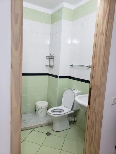 Tirane, jepet me qera apartament 2+1+BLK Kati 2, 100 m² 400 Euro (kopshti botanik)