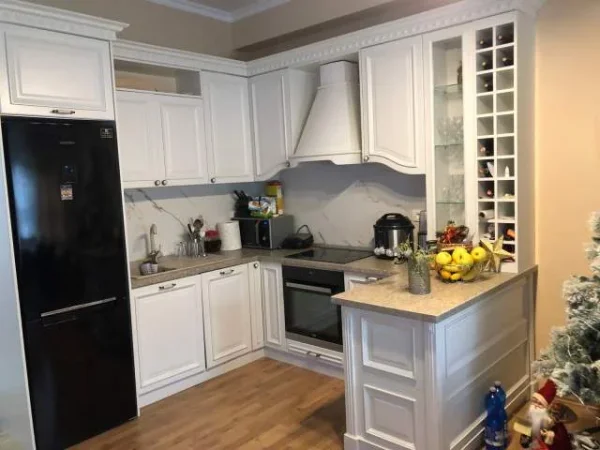 Tirane, jepet me qera apartament 2+1 Kati 5, 95 m² 450 € (Ali Demi, Kompleksi Mangalem 21)