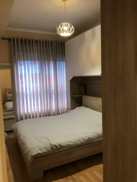 Tirane, jepet me qera apartament 2+1 Kati 5, 95 m² 450 € (Ali Demi, Kompleksi Mangalem 21)
