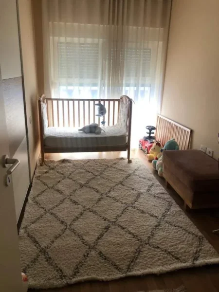 Tirane, jepet me qera apartament 2+1 Kati 5, 95 m² 450 € (Ali Demi, Kompleksi Mangalem 21)