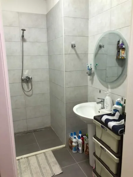 Tirane, jepet me qera apartament 2+1 Kati 5, 95 m² 450 € (Ali Demi, Kompleksi Mangalem 21)