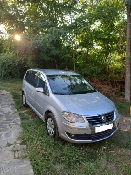 Durres, shes makine Volkswagen Touran Viti 2007, 4.300 Euro