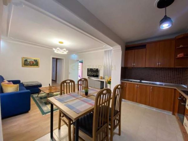 Tirane, jepet me qera Vile 2 Katshe Kati 1, 550 Euro (Prane spitalit amerikan 2)