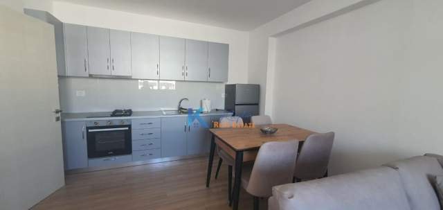 Tirane, jepet me qera apartament 2+1+BLK Kati 2, 90 m² 500 Euro (Rruga 5 Maji)