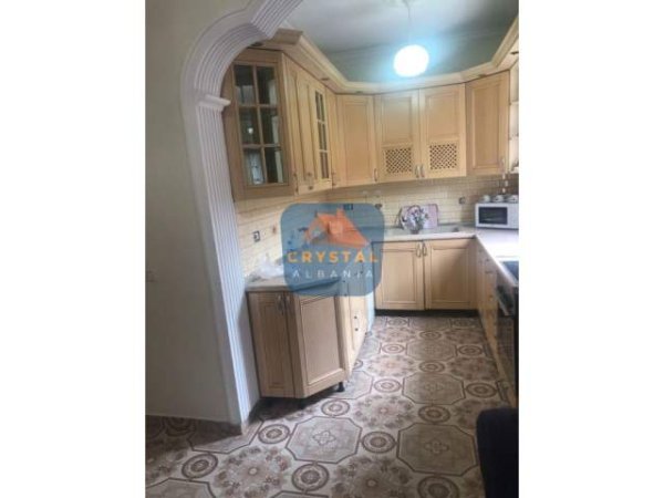 Tirane, jepet me qera shtepi 2+1+A+BLK Kati 2, 100 m² 40.000 Leke (Bulevardi i Ri)