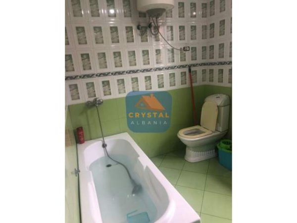 Tirane, jepet me qera shtepi 2+1+A+BLK Kati 2, 100 m² 40.000 Leke (Bulevardi i Ri)