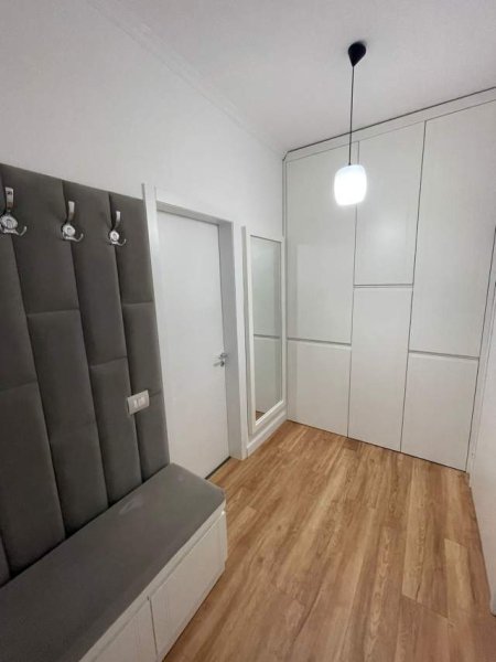 Tirane, jepet me qera apartament Kati 8, 115 m² 1.100 Euro (Pazari i Ri)