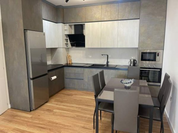 Tirane, jepet me qera apartament Kati 8, 115 m² 1.100 Euro (Pazari i Ri)