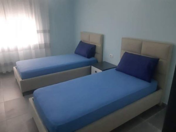 Tirane, jepet me qera apartament 2+1+BLK Kati 2, 140 m² 800 Euro (KODRA E DIELLIT)