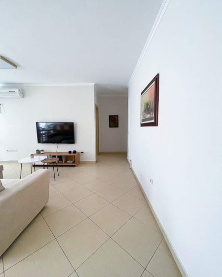 Apartament 1+1 me qera - Rr. e Kavajes (Universiteti UFO)  600 Euro (Rruga e Kavajes)