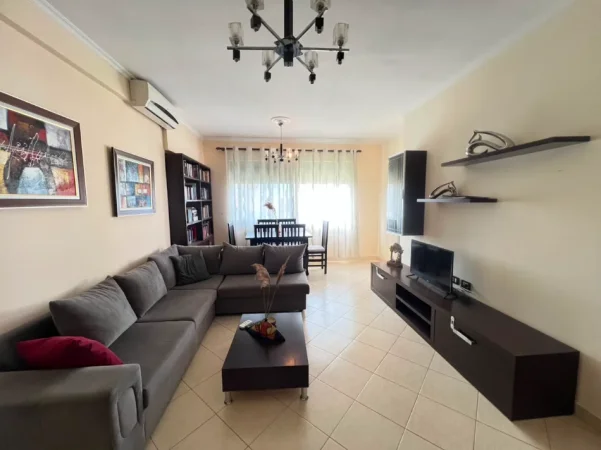 Tirane, shitet apartament 1+1+Aneks+Ballkon Kati 4, 72 m² 100.000 € (fresku)