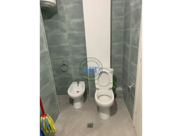 Durres, jepet me qera apartament 1+1+Ballkon Kati 3, 75 m² 350 € (plazh)