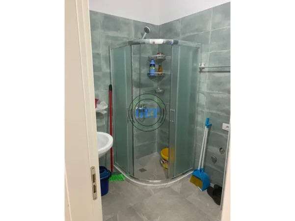 Durres, jepet me qera apartament 1+1+Ballkon Kati 3, 75 m² 350 € (plazh)