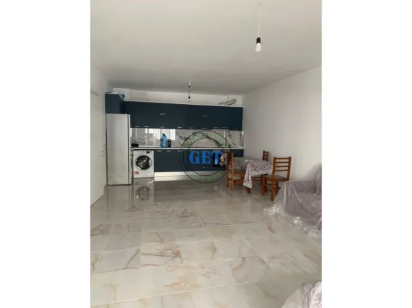 Durres, jepet me qera apartament 1+1+Ballkon Kati 3, 75 m² 350 € (plazh)