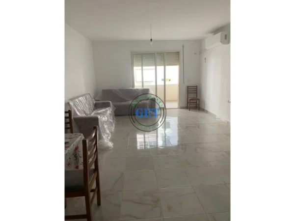 Durres, jepet me qera apartament 1+1+Ballkon Kati 3, 75 m² 350 € (plazh)