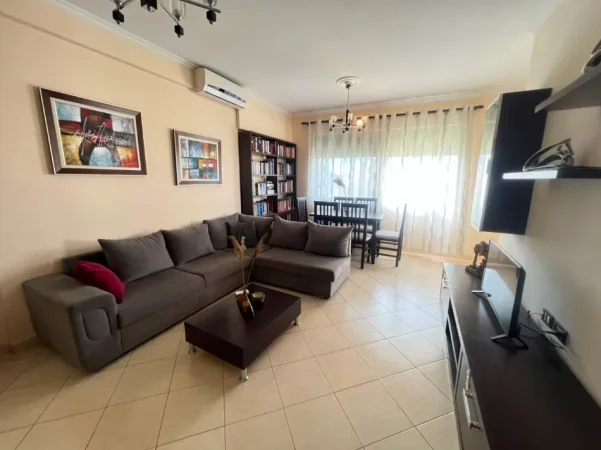 Tirane, shitet apartament 1+1+Aneks+Ballkon Kati 4, 72 m² 100.000 € (fresku)