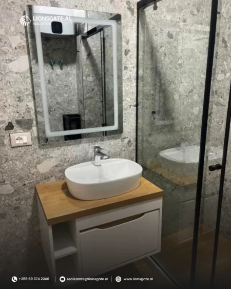 Tirane, jepet me qera apartament+verande | Penthouse 2+1+Ballkon , 230 m² 1.400 € (blloku)