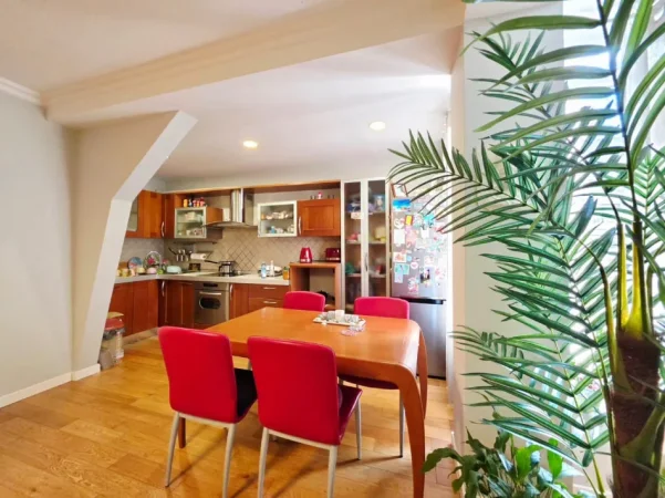 Tirane, shitet apartament 2+1 , 115 m² 409.000 € (bllok)