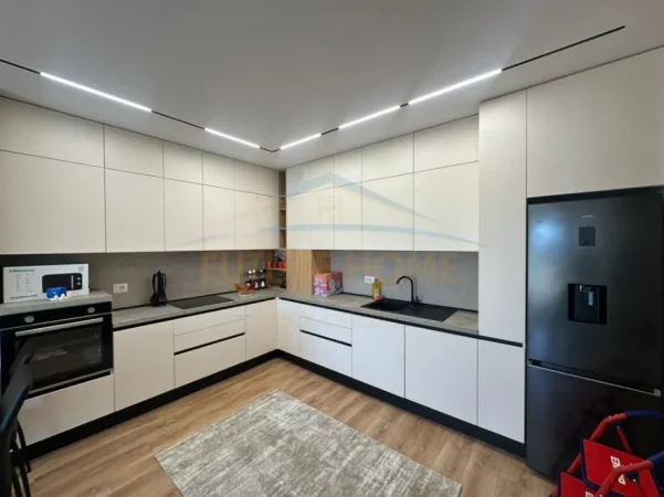 Tirane, jepet me qera apartament 1+1 Kati 7, 67 m² 800 € 