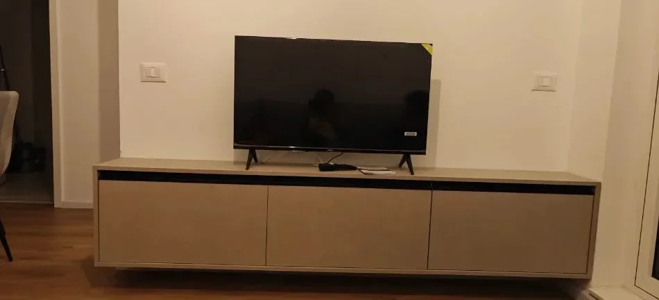 Tirane, jepet me qera apartament 1+1+Ballkon Kati 3, 51 m² 370 € (FRESKU)