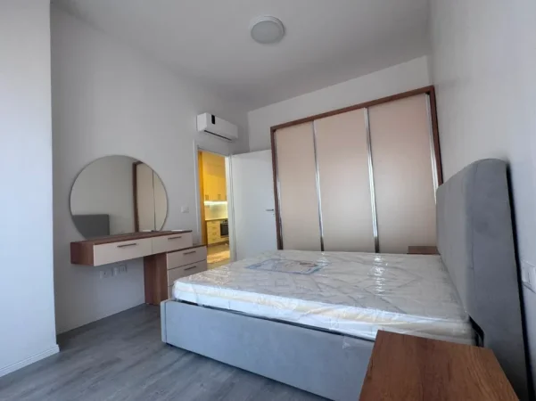 Tirane, jepet me qera apartament 1+1 Kati 8, 70 m² 600 € (Kompleksi Aura , Rruga Dritan Hoxha)