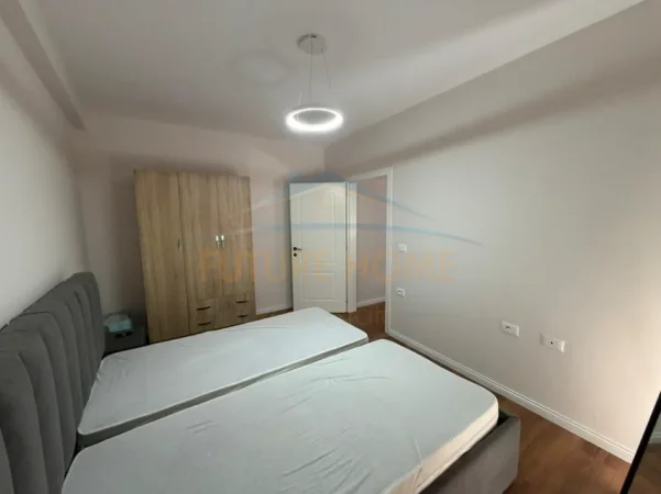 Tirane, jepet me qera apartament 2+1 Kati 2, 67 m² 700 € 