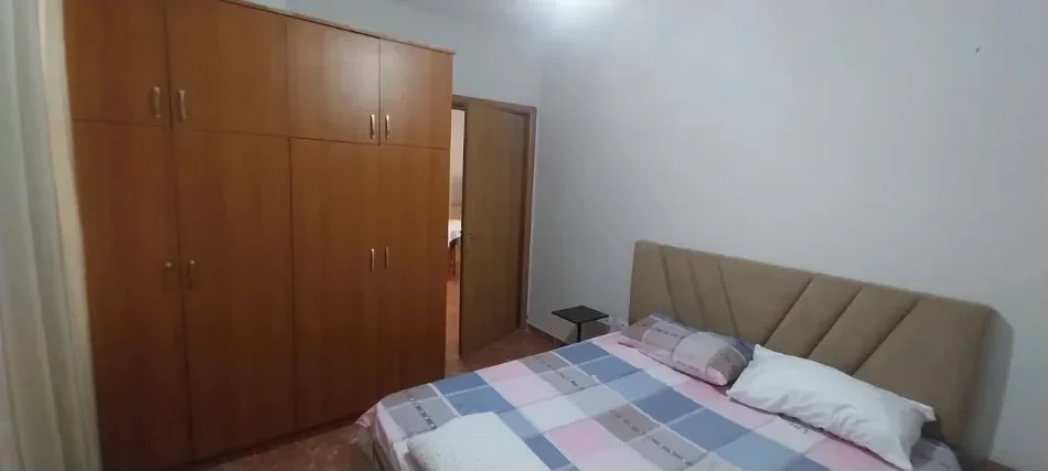 Tirane, jepet me qera apartament 1+1 Kati 3, 60 m² 520 € (RRUGA PJETER BUDI)