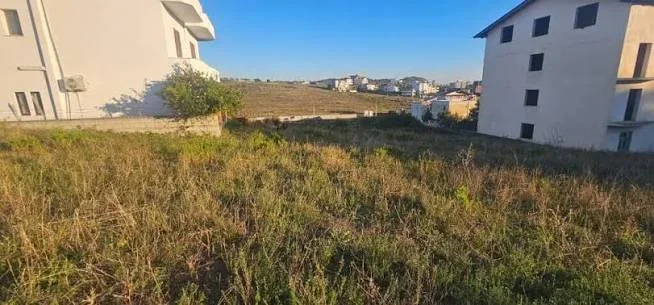 Durres, shitet Vile Kati 2, 1.100 m² 168.000 € (xhafzotaj koder Arapaj)