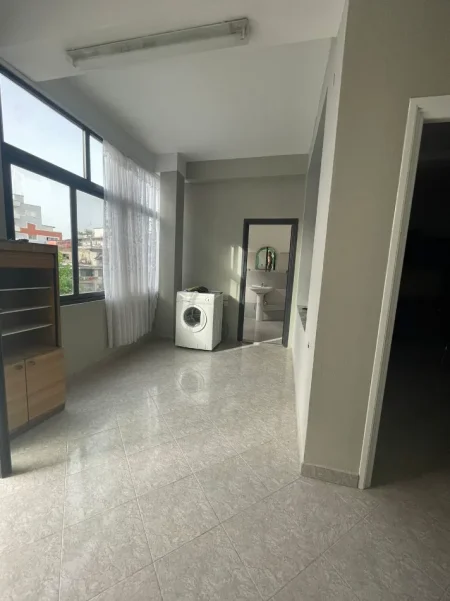 Tirane, jepet me qera apartament 2+1 Kati 2, 90 m² 600 € (MINE PEZA)