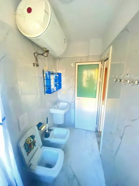 Tirane, jepet me qera apartament 1+1 Kati 4, 35 m² 440 € (21 DHJETORI)