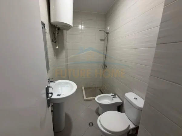 Tirane, shitet apartament 1+1+Aneks+Ballkon Kati 1, 67 m² 119.577 € (Unaza e Re)