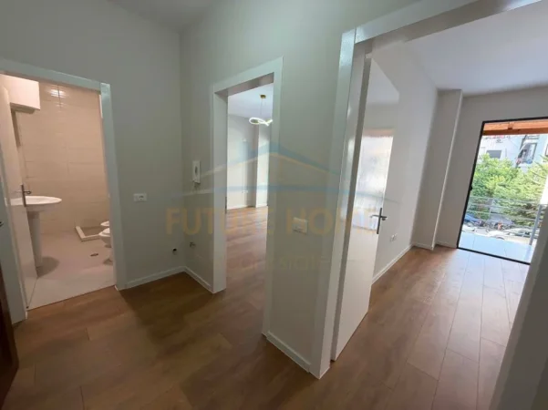 Tirane, shitet apartament 1+1+Aneks+Ballkon Kati 1, 67 m² 119.577 € (Unaza e Re)