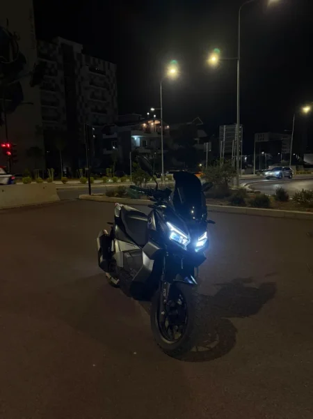 Tirane, shitet motor , e zeze 2.300 €