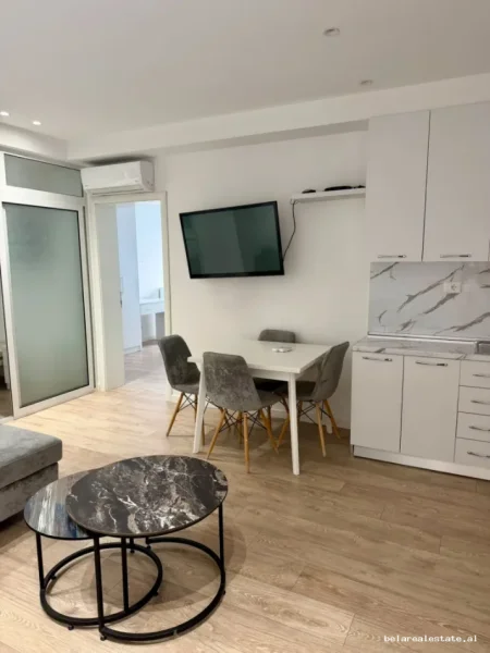 Tirane, jepet me qera apartament 2+1+Ballkon Kati 3, 70 m² 700 € (Don Bosko)